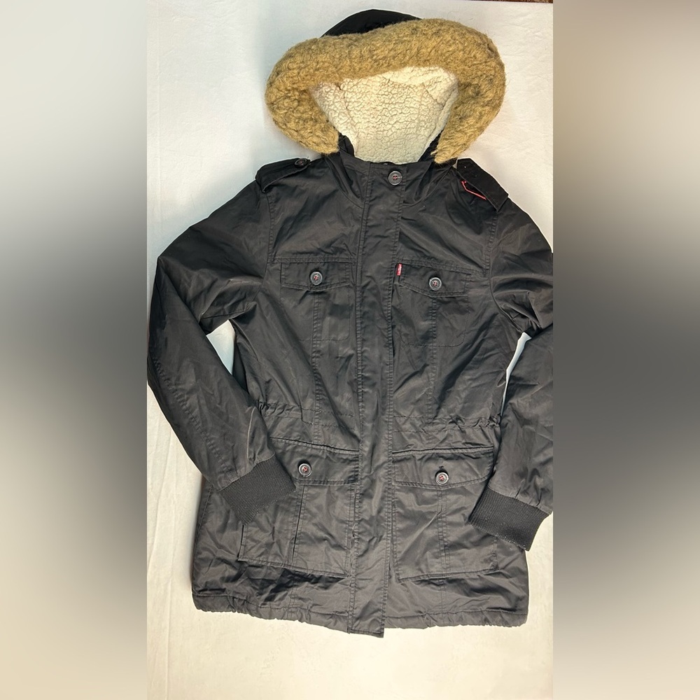 Levi's Black and Cream Sherpa Jacket (It needs a button)